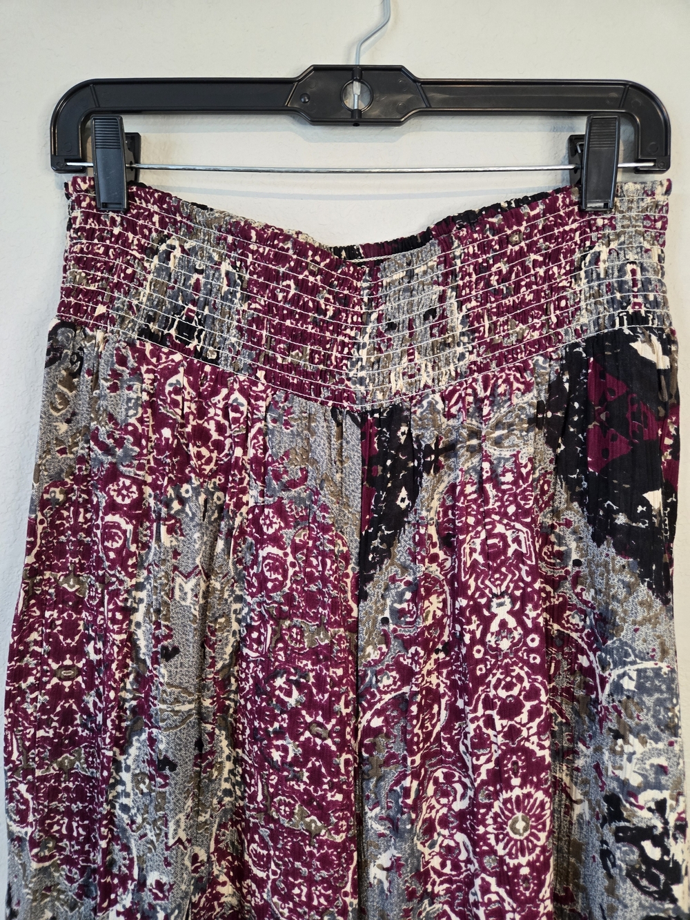 Bohemian Wide-Leg Palazzo Pants in Burgundy Print - Picture 4 of 8